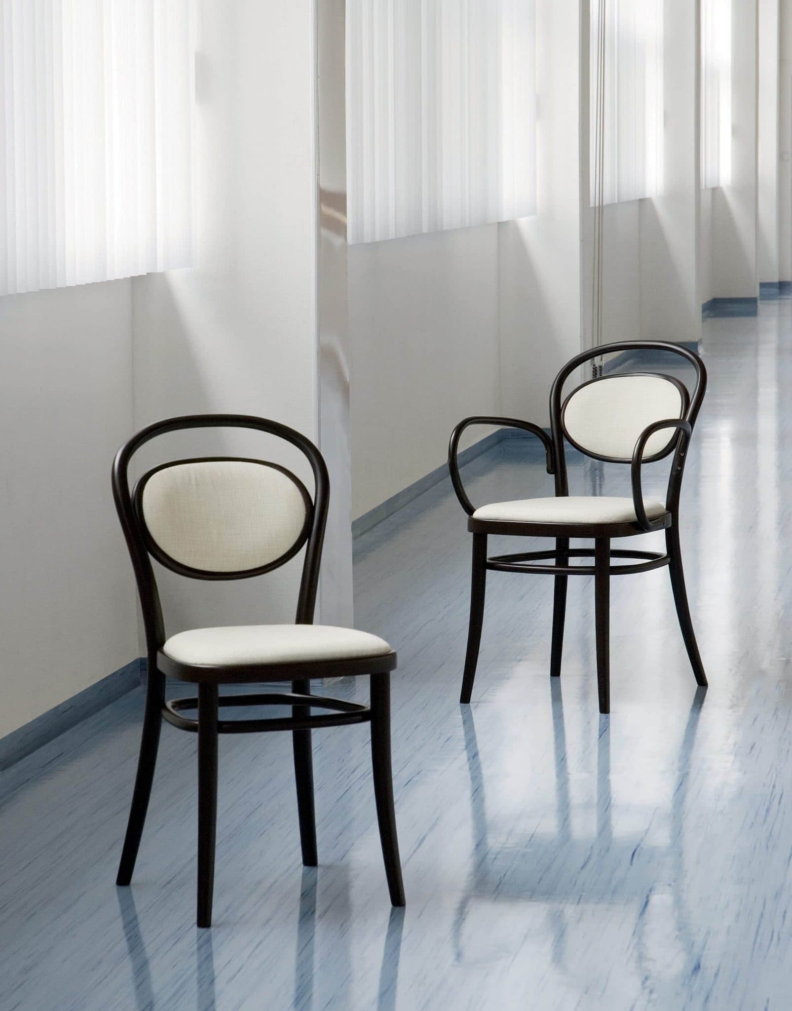 20 ARMCHAIR