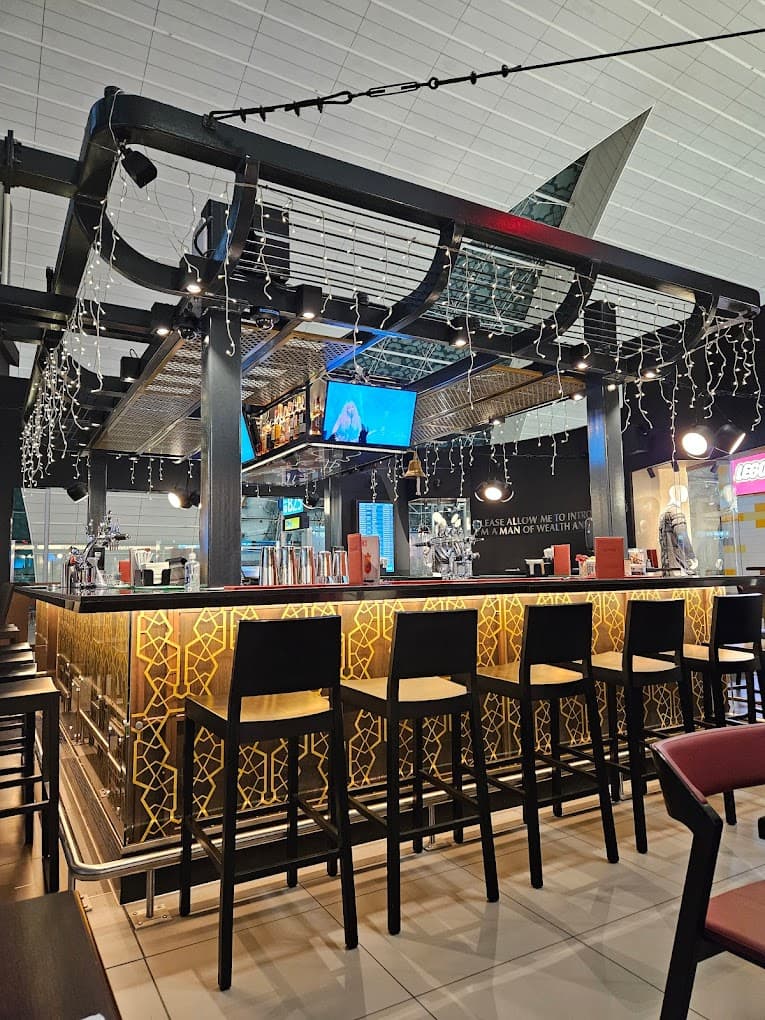 Hard Rock Cafe – Dubai Airport — photo 10