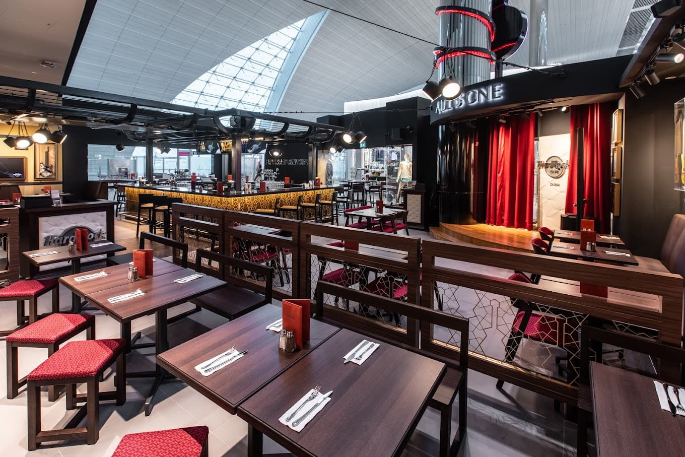 Hard Rock Cafe – Dubai Airport — photo 14