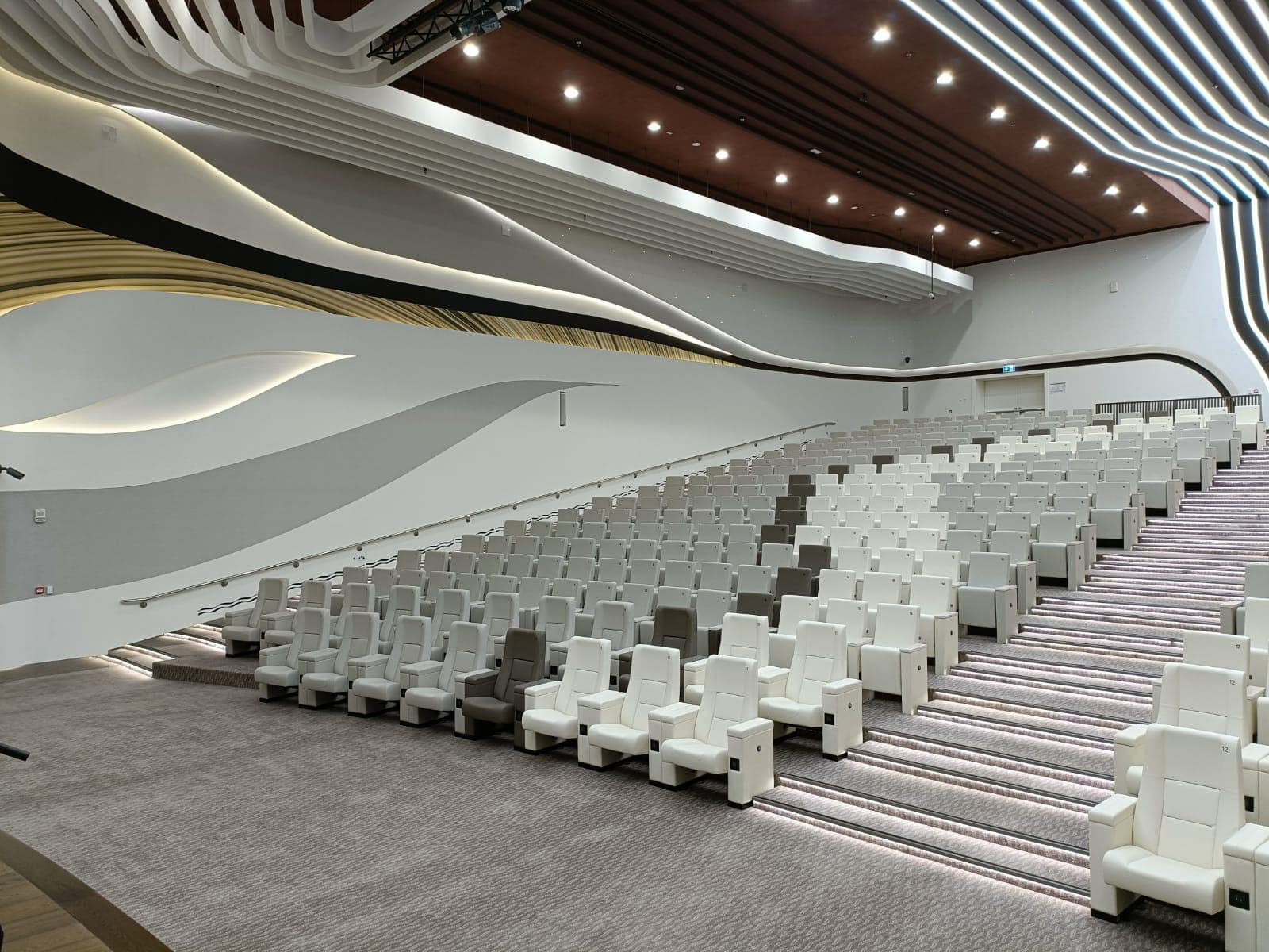 MBR LIBRARY — photo 4